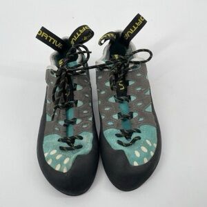 NWOT La Sportiva Tarantulace Shoes Black and Blue - 8.5 Womens